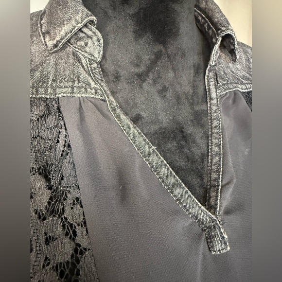 Free People Denim & Lace Boho Blouse Size XS Gray Black Sheer Panel Top - Picture 3 of 16